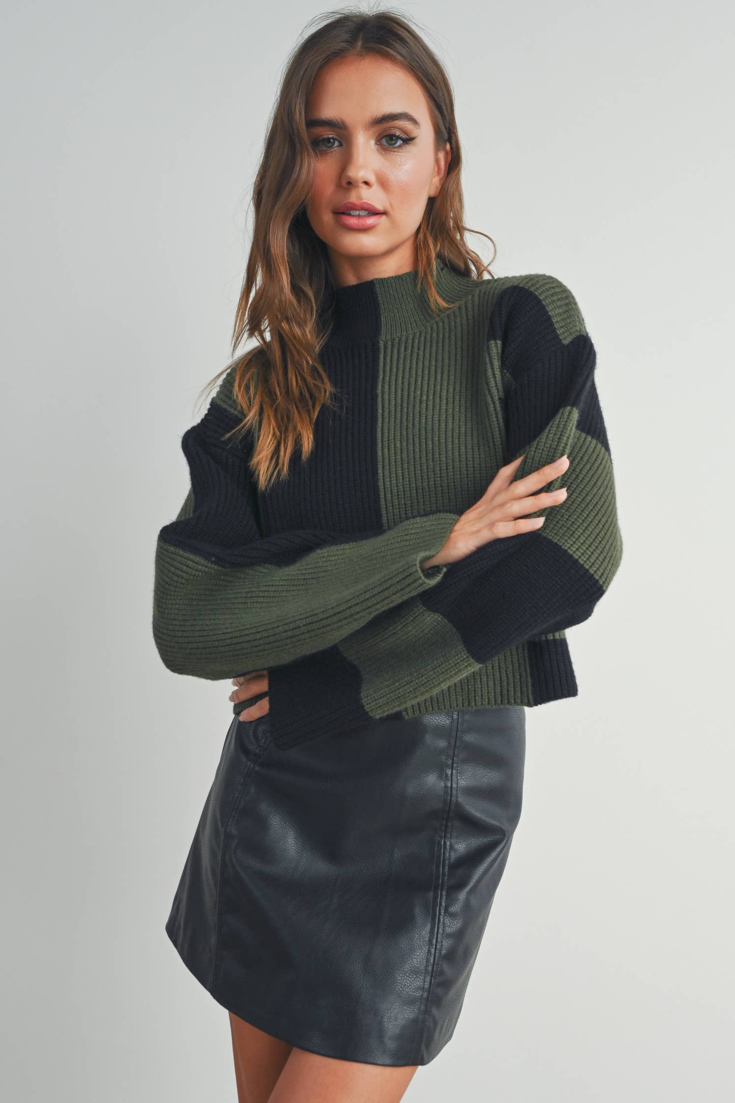 Color Block Mock Turtleneck Sweater - BMW7161