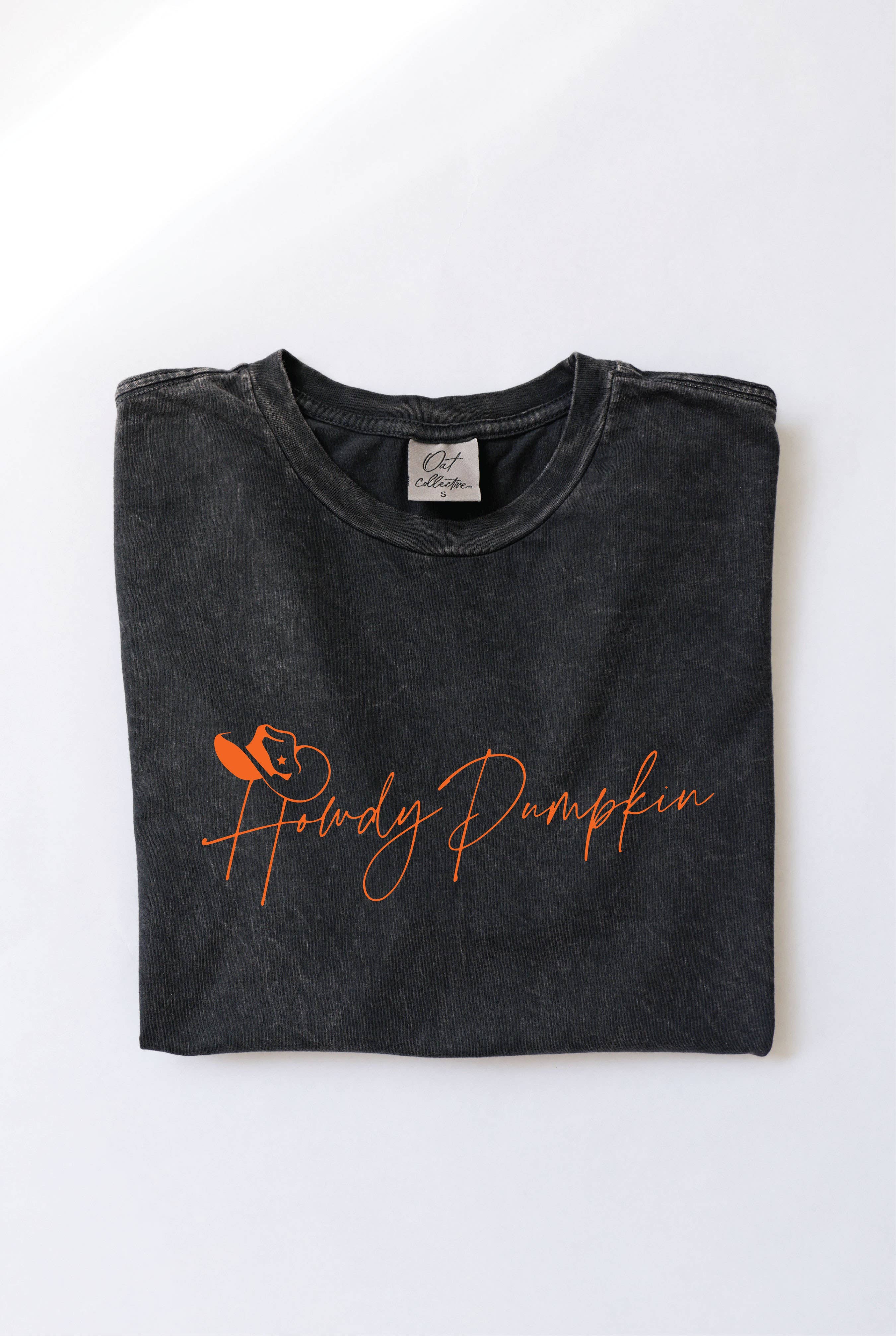 HOWDY PUMPKIN Mineral Washed Graphic Top