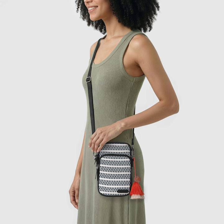 Koa Smartphone Crossbody Straw