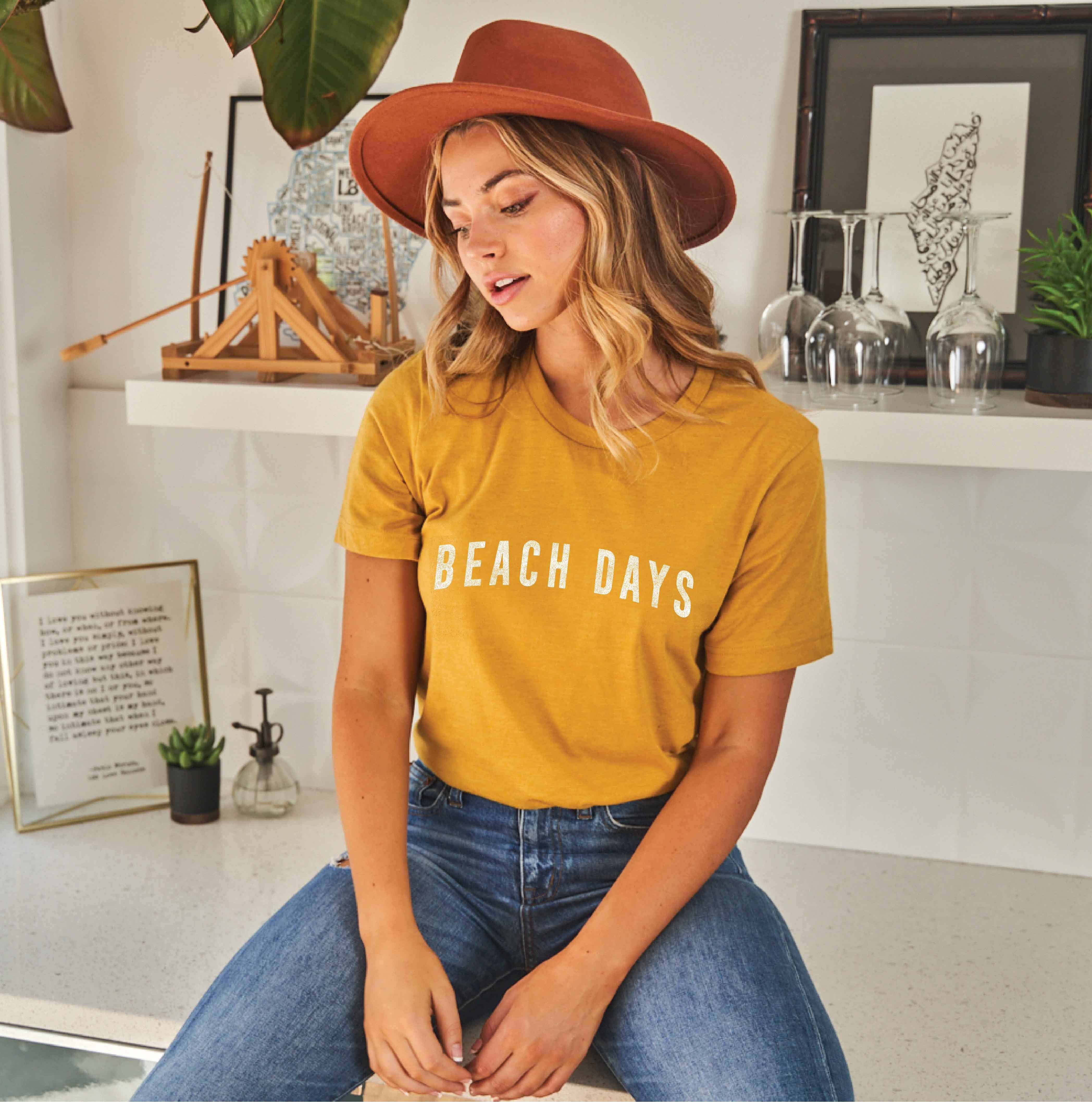 BEACH DAYS Graphic T-Shirt