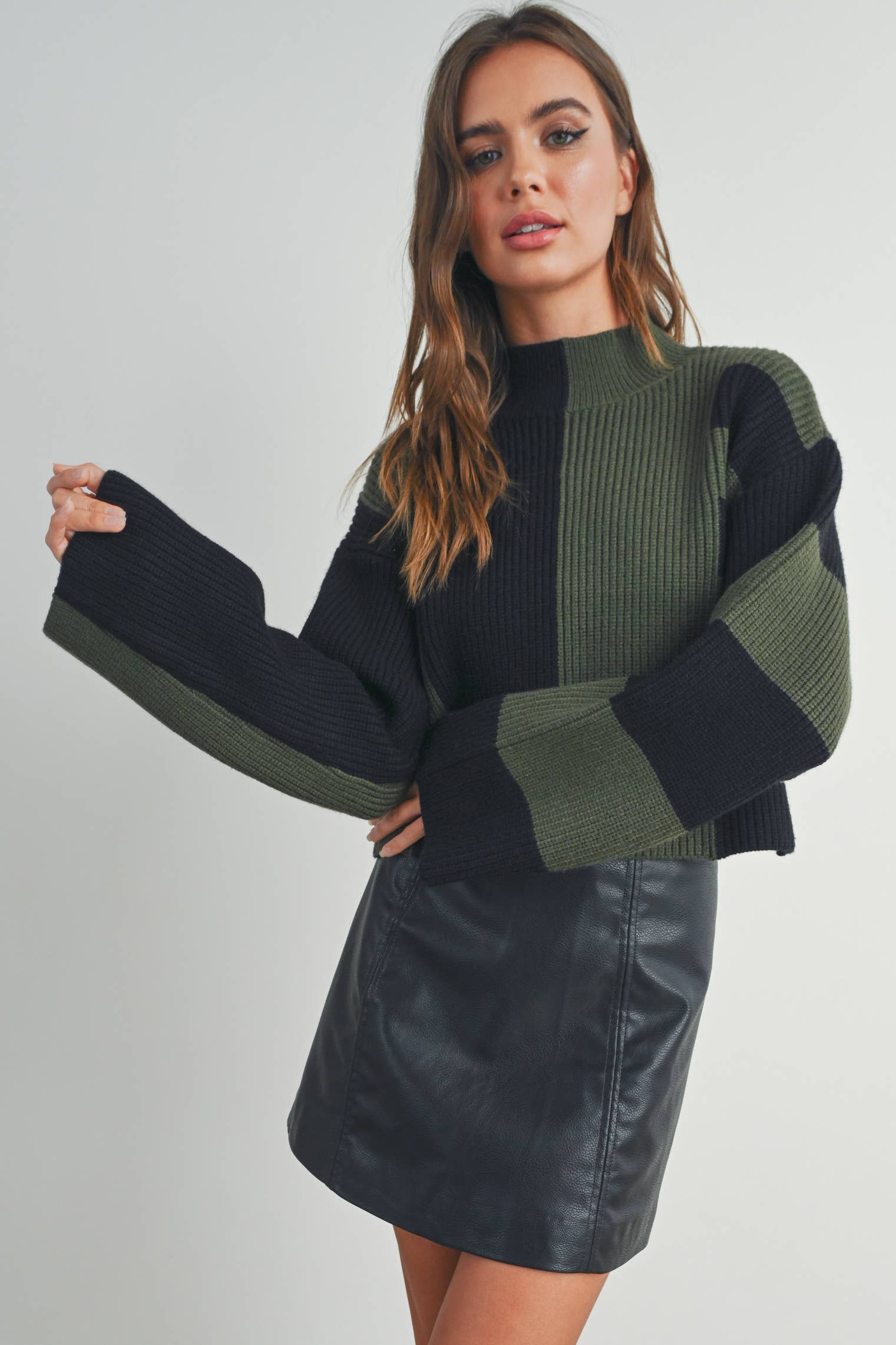 Color Block Mock Turtleneck Sweater - BMW7161