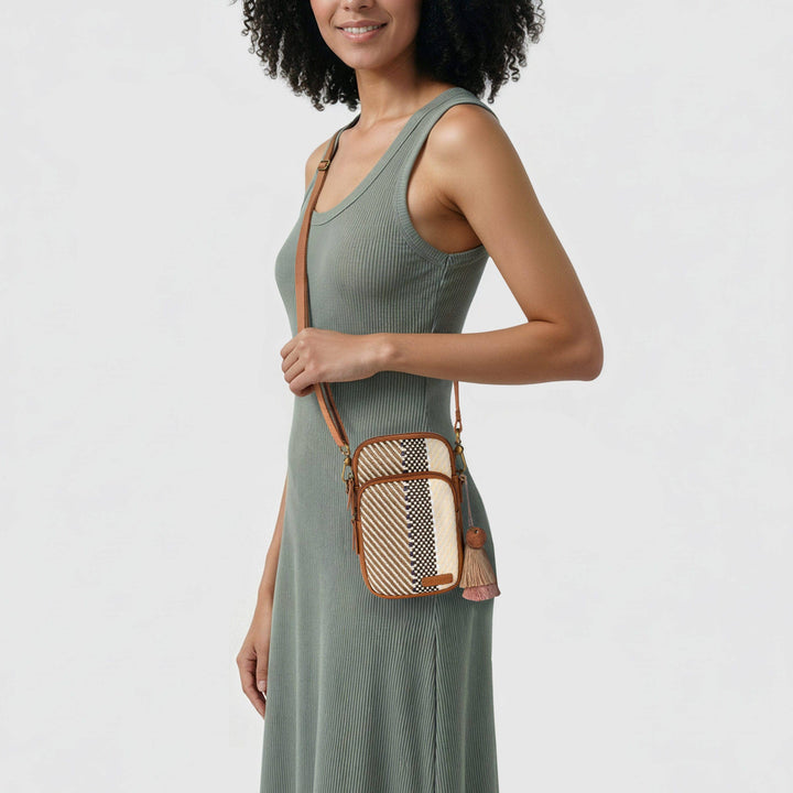 Koa Smartphone Crossbody Straw