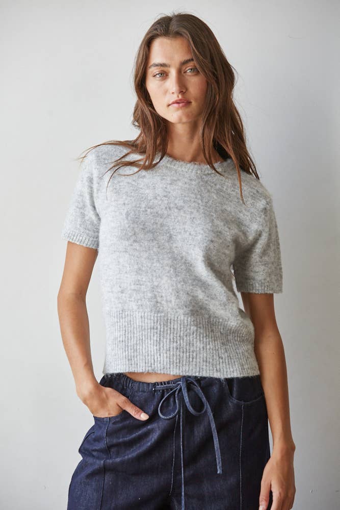W2593 | Knit Sweater Polyester Nylon Round Neck Short Sleeve