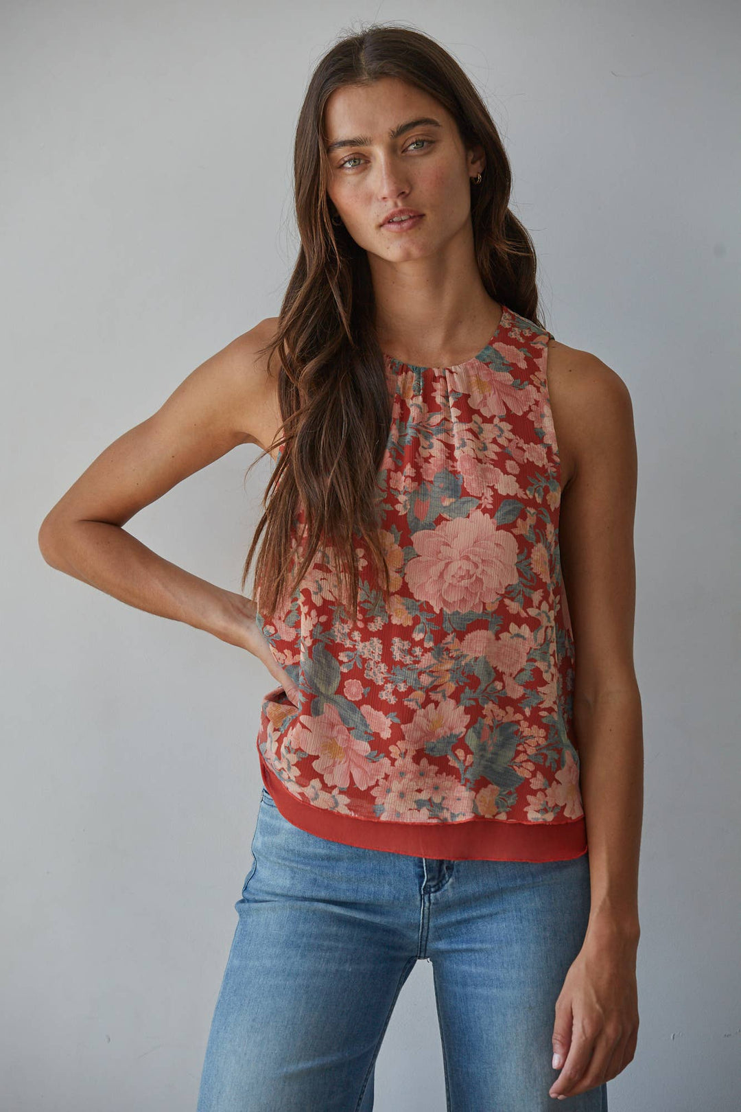 L9941 | Woven Polyester Chiffon Floral Print Sleeveless Top