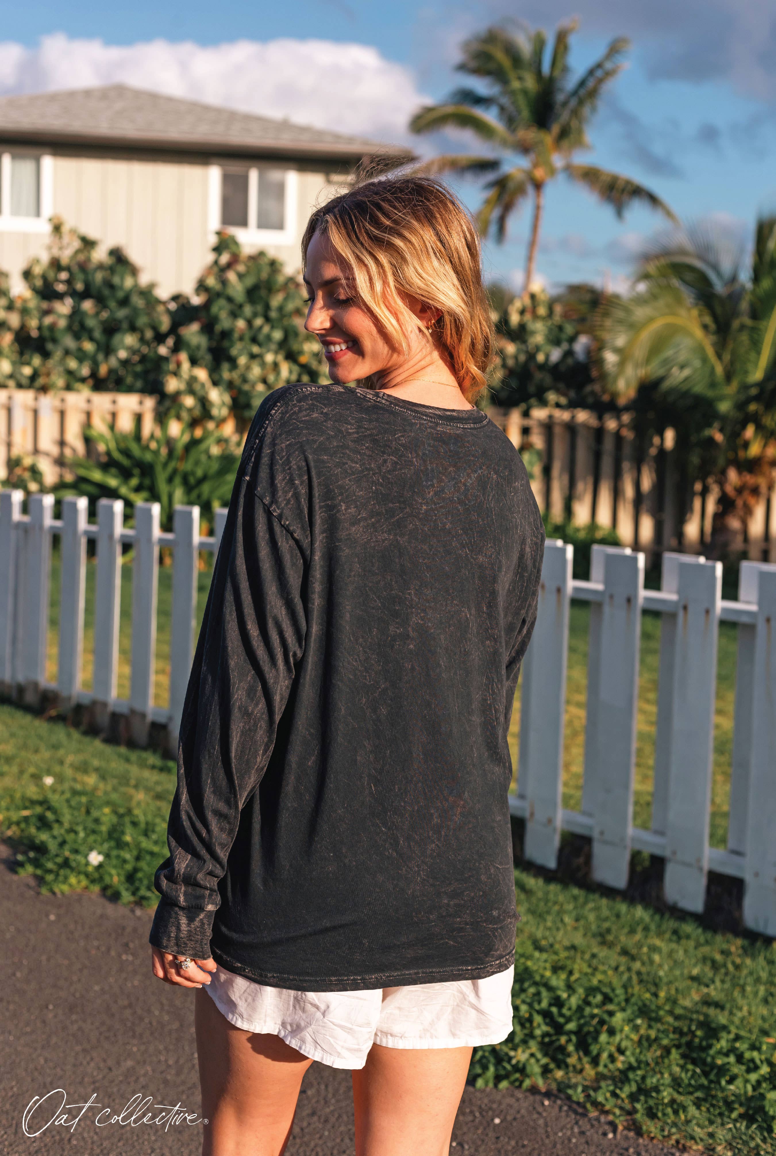 FARM FRESH PUMPKINS  Mineral Washed Long Sleeve Graphic
